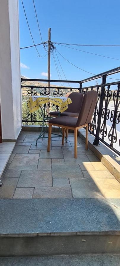 Traditional House סקירוס